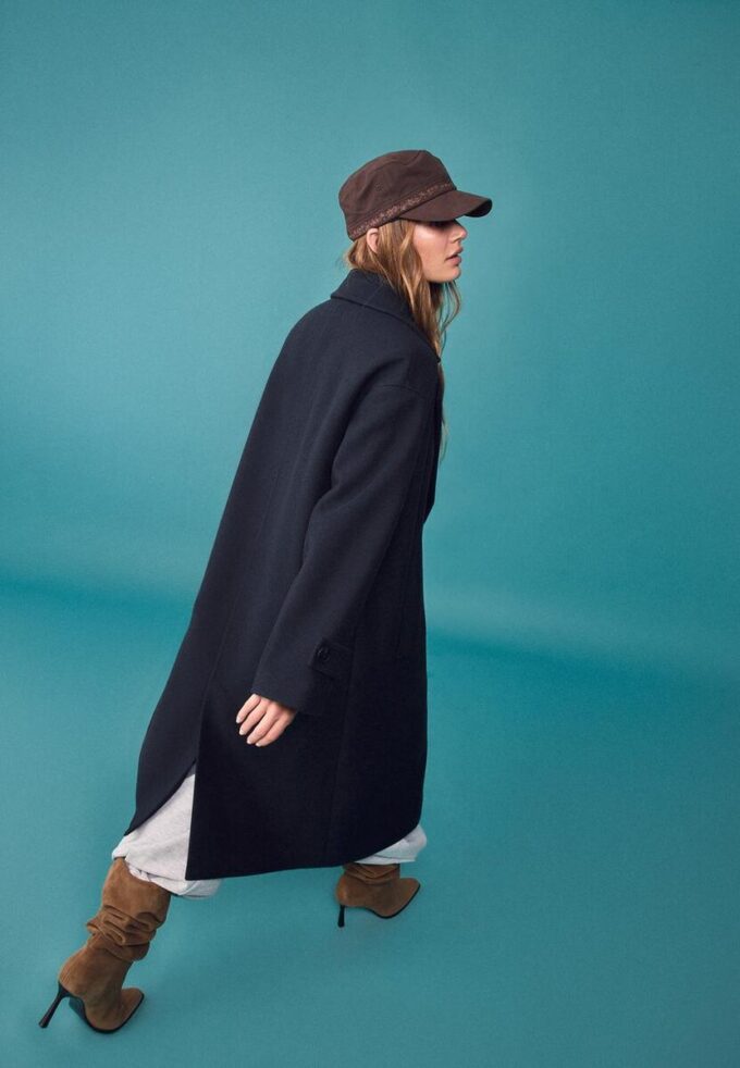 Abrigo largo oversize de tacto suave Abrigo largo oversize de tacto suave