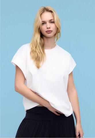 B06 Camiseta básica de hombros caídos