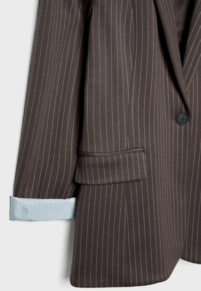 Blazer básico de punto a rayas Blazer básico de punto a rayas
