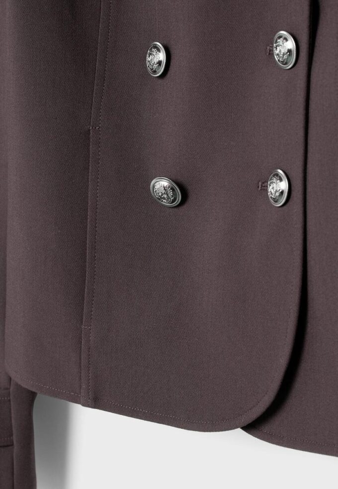 Blazer con botones grabados Blazer con botones grabados