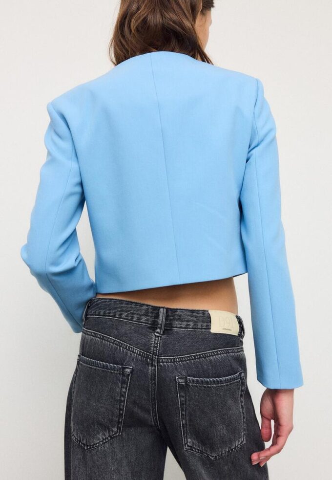 Blazer corto de cuello redondo Blazer corto de cuello redondo