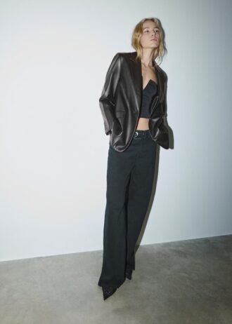 Blazer de corte regular con efecto piel