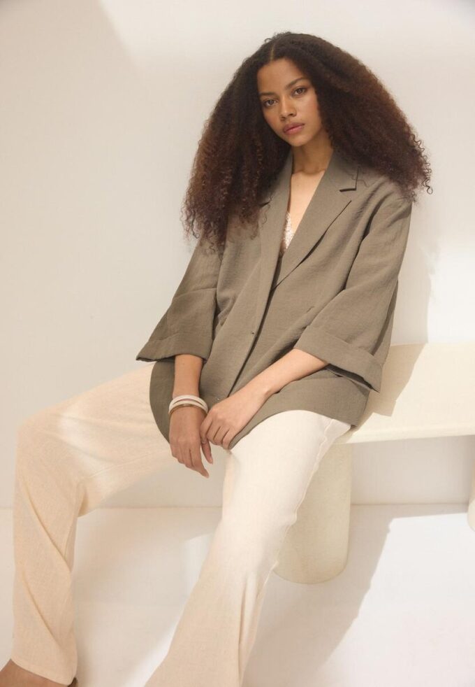 Blazer fluido de doble botonadura Blazer fluido de doble botonadura