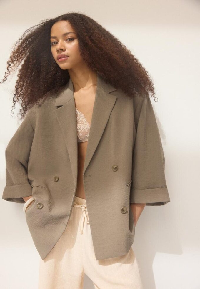 Blazer fluido de doble botonadura Blazer fluido de doble botonadura