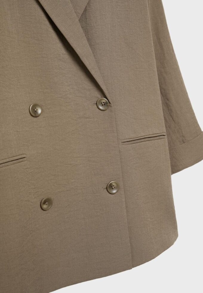 Blazer fluido de doble botonadura Blazer fluido de doble botonadura