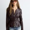 Blazer sin cuello con peplum efecto piel Blazer sin cuello con peplum efecto piel