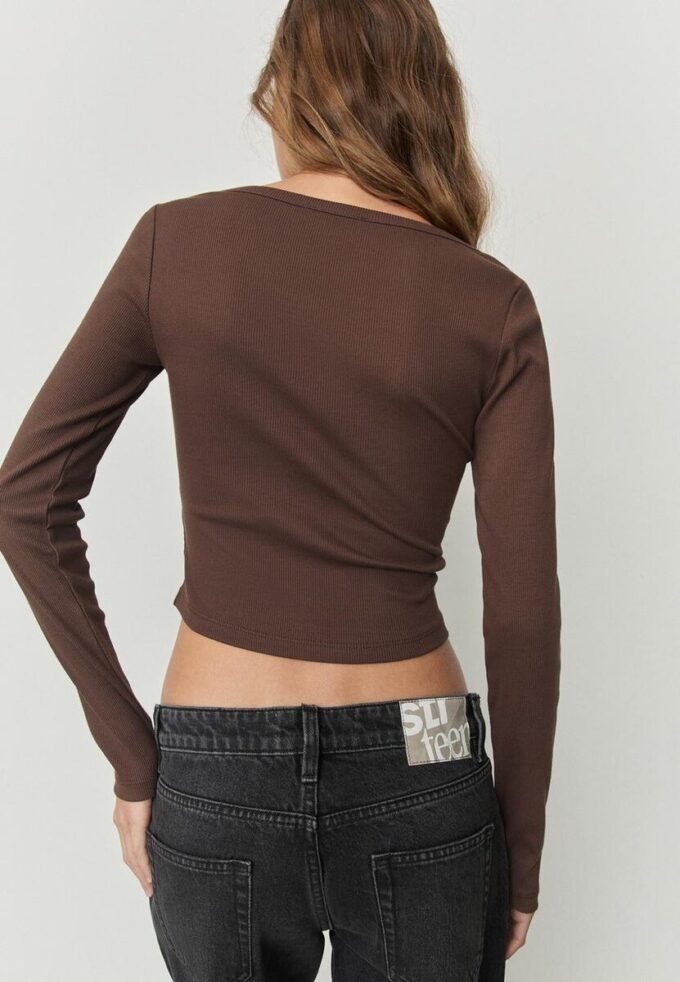 Blusa con botones Blusa con botones