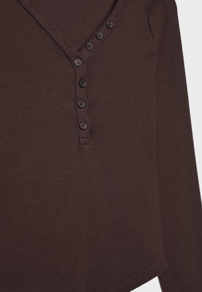 Blusa con botones Blusa con botones