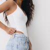 Body con tirantes y cuello en V Body con tirantes y cuello en V