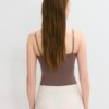 Body con tirantes y cuello en V Body con tirantes y cuello en V