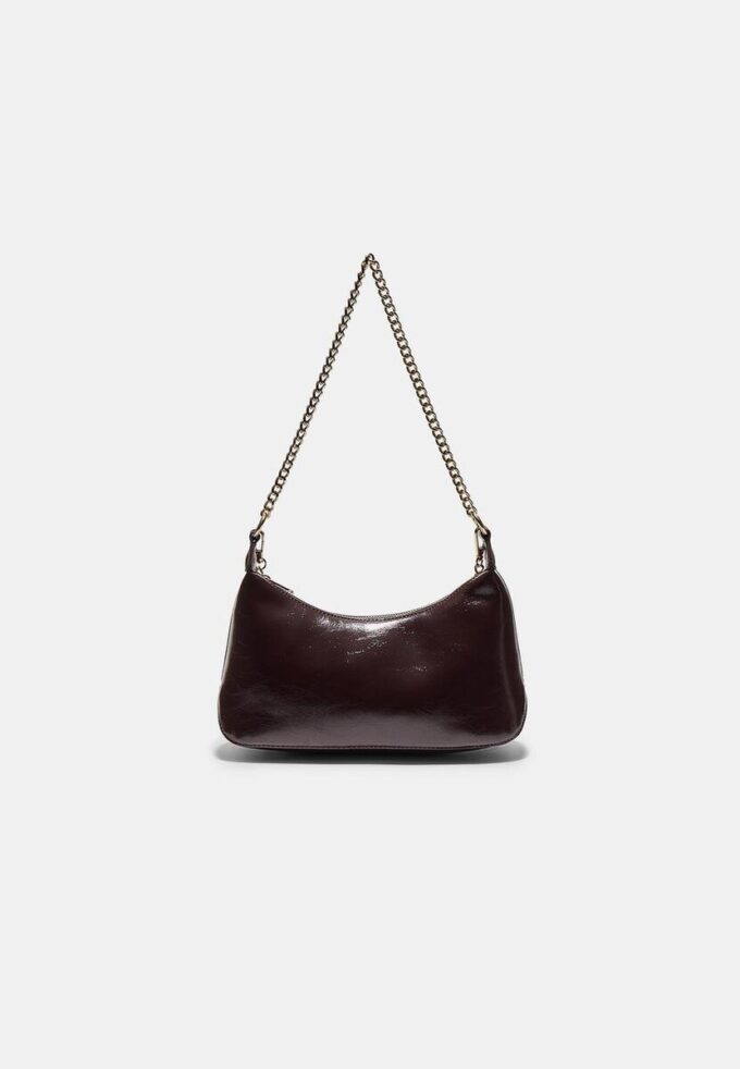 Bolso bandolera con cadenas