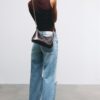 Bolso bandolera con cadenas