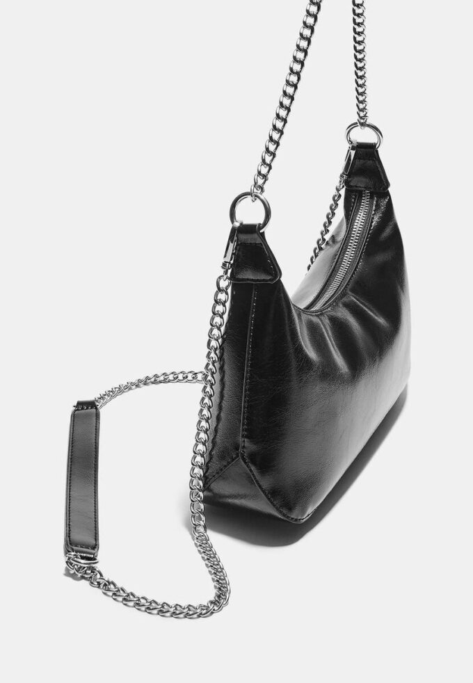 Bolso bandolera con cadenas