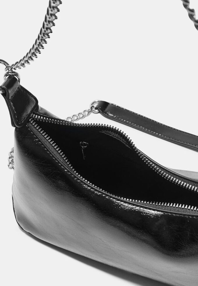Bolso bandolera con cadenas