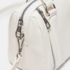 Bolso bandolera con detalle de cremallera