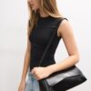 Bolso bandolera grande con solapa