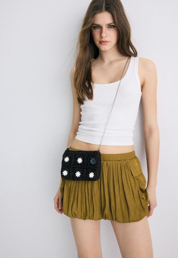 Bolso bandolera mini de ganchillo con espejos Bolso bandolera mini de ganchillo con espejos
