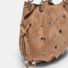 Bolso bandolera redondo con detalle de ojales