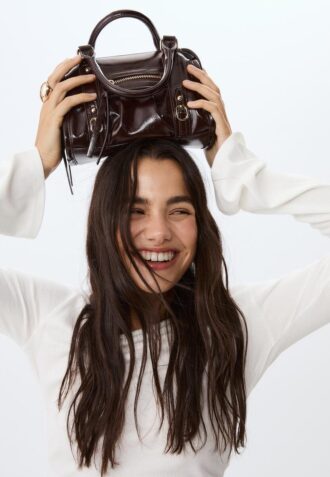 Bolso bandolera tipo bowling de piel sintética