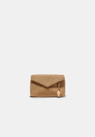 Bolso bandolera tipo sobre con efecto rafia Bolso bandolera tipo sobre con efecto rafia