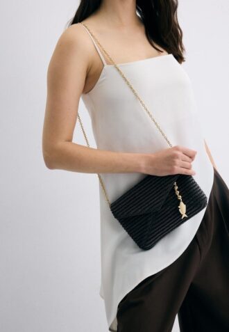 Bolso bandolera tipo sobre con efecto rafia Bolso bandolera tipo sobre con efecto rafia
