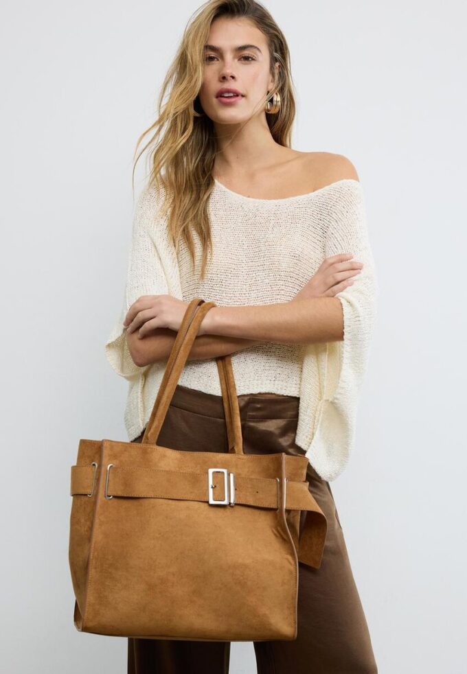 Bolso City Shopper con detalle de hebilla