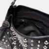Bolso con tachuelas