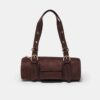 Bolso de bolos con detalles metálicos