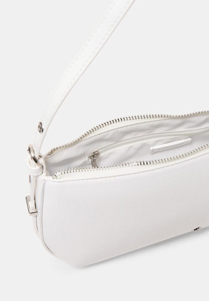 Bolso de hombro alargado con ojales