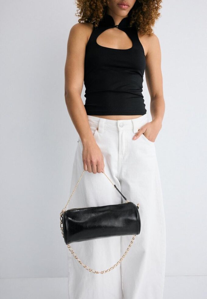 Bolso de hombro con asa de cadena