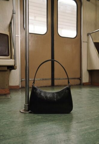 Bolso de hombro con cadena larga