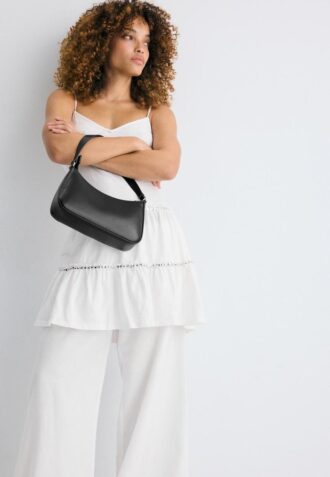 Bolso de hombro con cadena larga