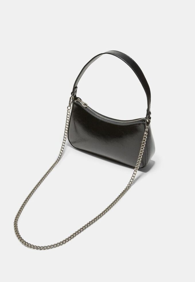 Bolso de hombro con cadena larga Bolso de hombro con cadena larga
