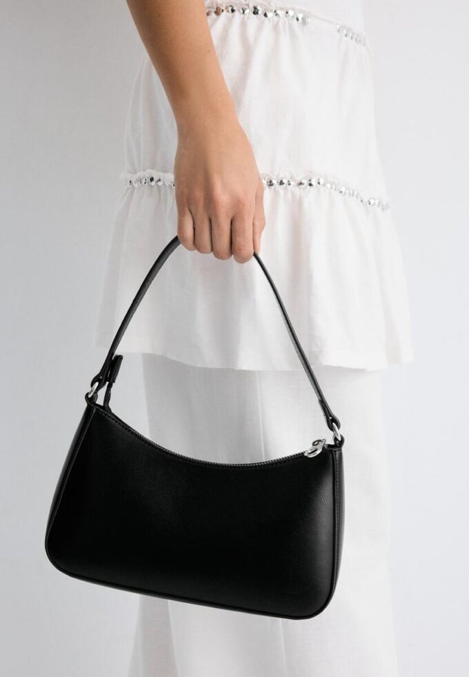 Bolso de hombro con cadena larga Bolso de hombro con cadena larga