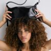 Bolso de hombro con detalle de correa