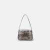 Bolso de hombro con solapa