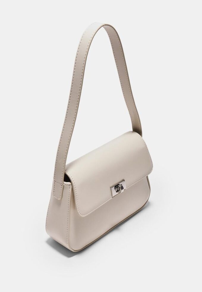 Bolso de hombro con solapa