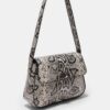 Bolso de hombro con solapa