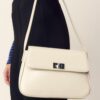 Bolso de hombro con solapa