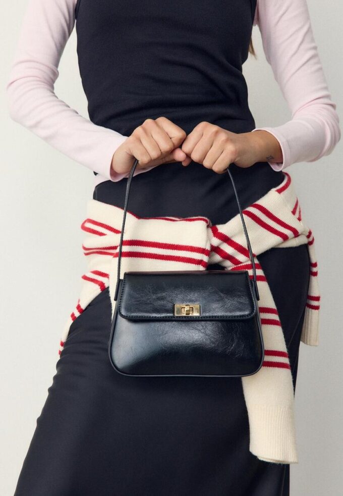 Bolso de hombro con solapa