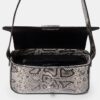 Bolso de hombro con solapa
