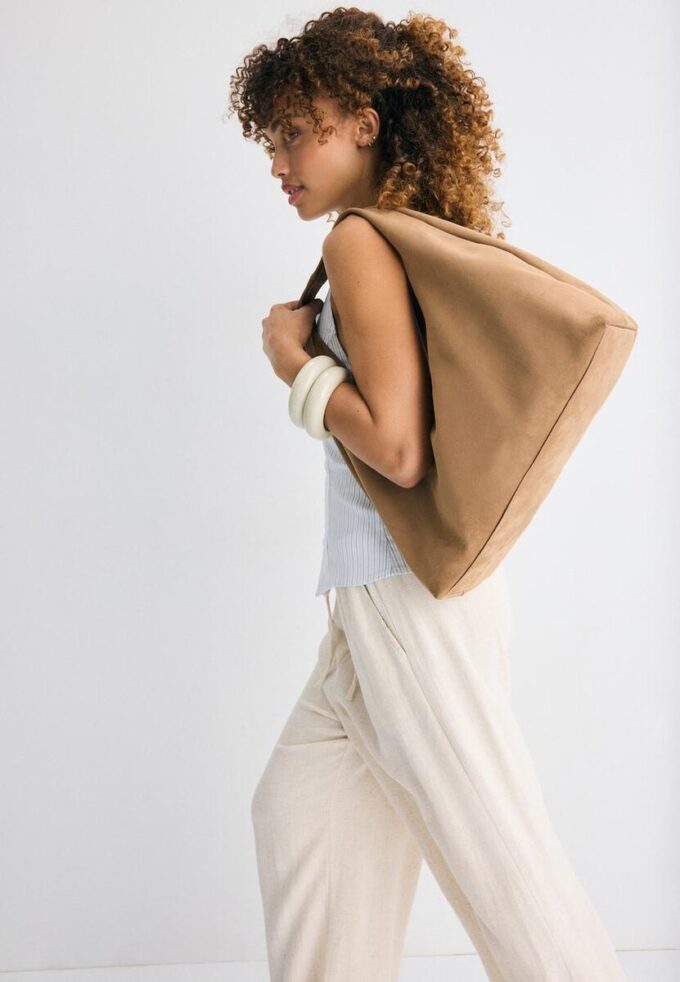 Bolso de hombro de ante sintético