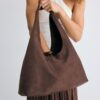 Bolso de hombro de ante sintético