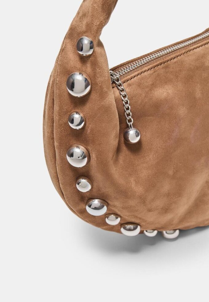Bolso de hombro de ante sintético con tachuelas