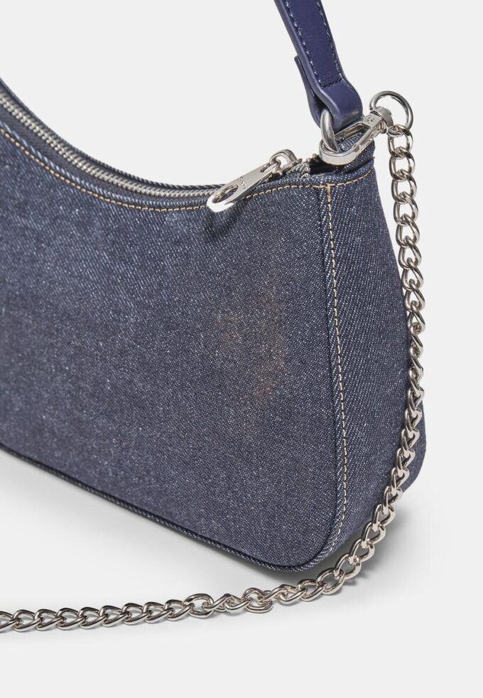 Bolso de hombro de denim con forma de media luna Bolso de hombro de denim con forma de media luna