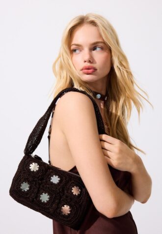 Bolso de hombro de ganchillo con espejos