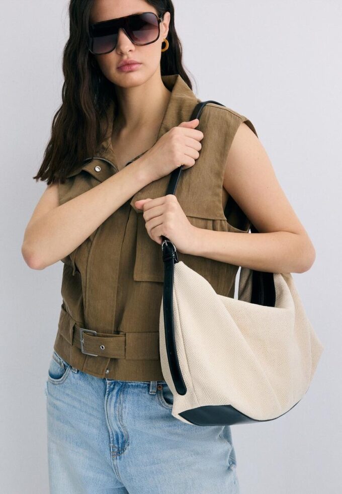 Bolso de hombro de lona en contraste Bolso de hombro de lona en contraste