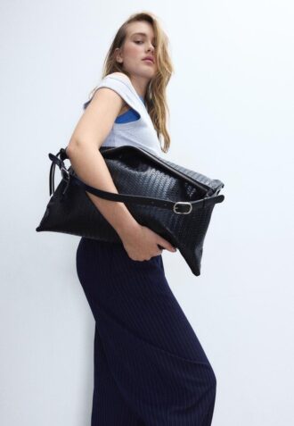 Bolso de hombro de tacto suave con cremalleras