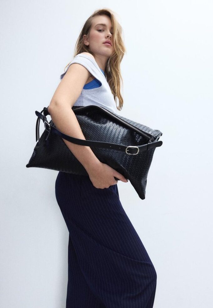 Bolso de hombro de tacto suave con cremalleras