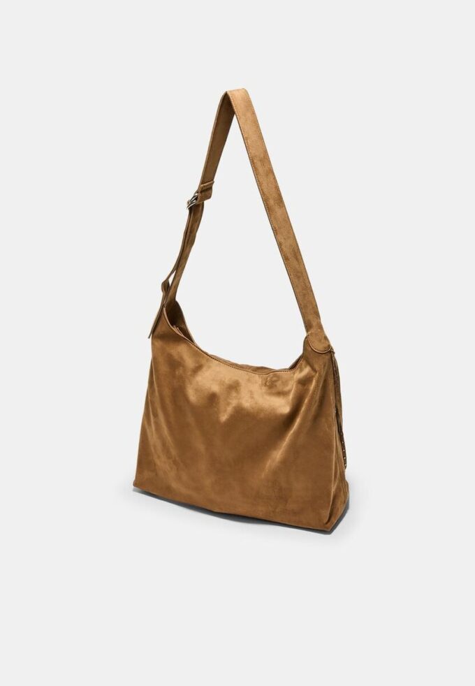 Bolso de hombro de tacto suave con detalle de flecos